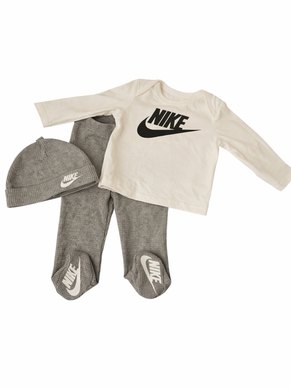 Nike Kids Cream and Gray Footie Set